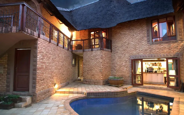 Wings and Water Guest Villa - Adults Only