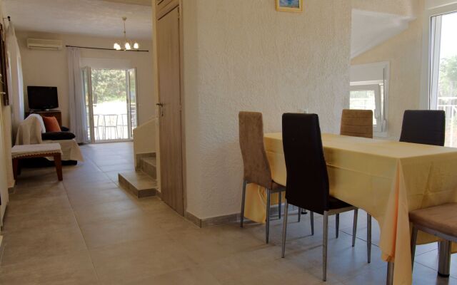 Villa Elina By Golden Residence
