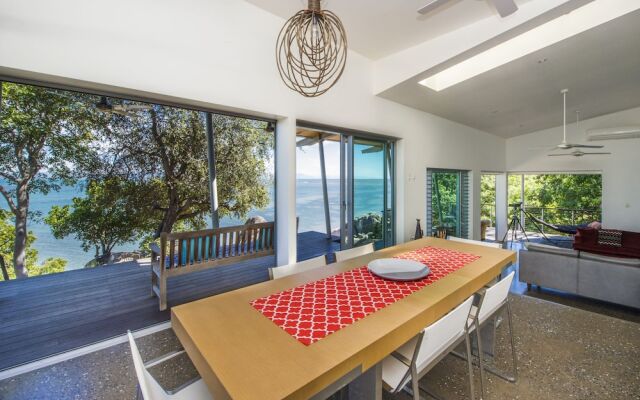 Headland Hideaway
