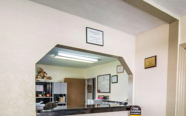 Fort Lauderdale Gardens Inn & Suites