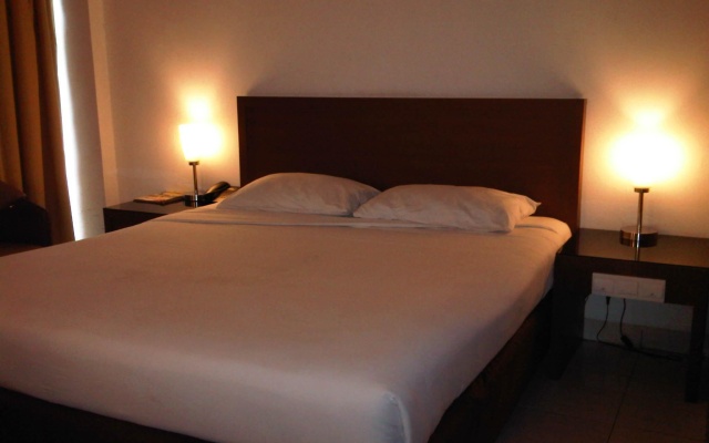 Hotel Lucky Inn – Guest Rooms – Manado