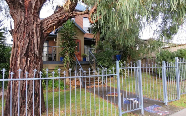 Central Holiday House at 29 Church in Cowes