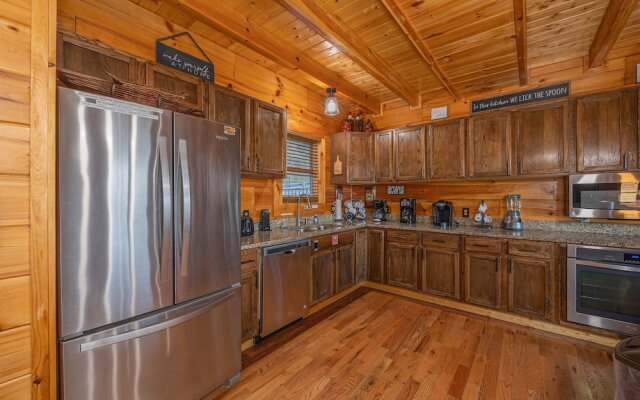 Picture Perfect- Seven Bedroom Cabin