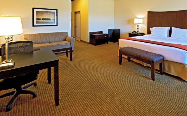 Holiday Inn Express Hotel & Suites Cleburne, an IHG Hotel