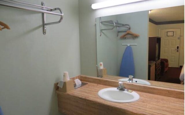 Super 8 Dallas Love Field Market Center