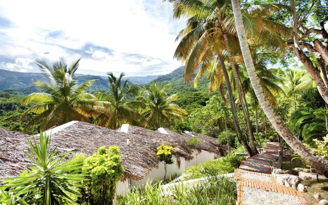 Casa Bonita Tropical Lodge