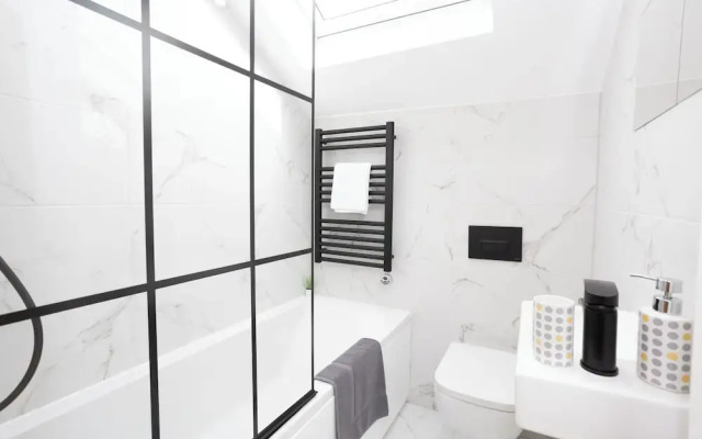 Flat 5 15 Longley Road