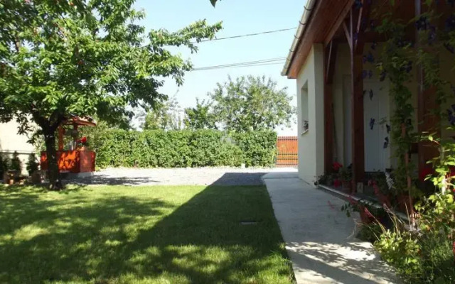 Cseresznyéskert Vendégház