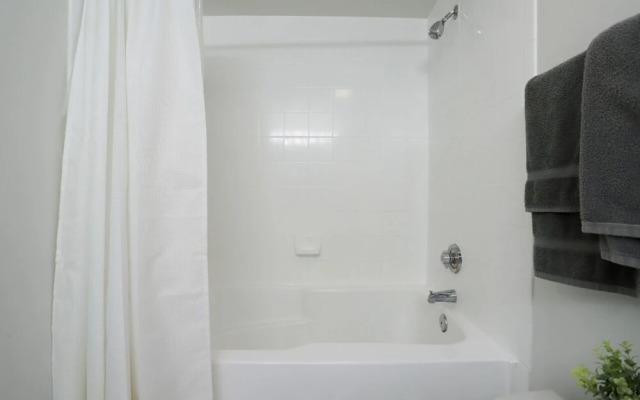 Cozy 2 Bedroom Condo Ballston