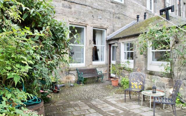 Central 2 Bedroom Home In Edinburgh