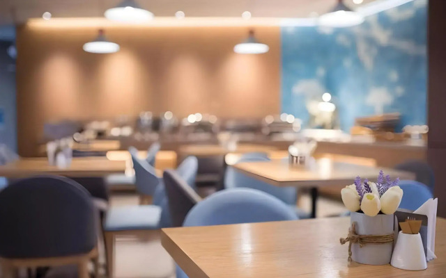 Home Inn Neo Shenzhen Dongmen Huangbeiling Metro Station Fenghuang Road