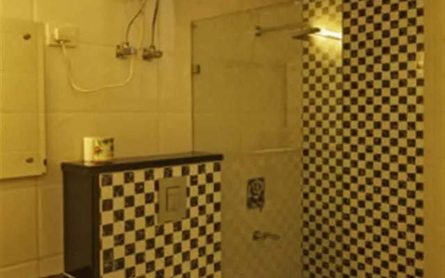 Hotel Delhi 37 Near - Delhi Airport