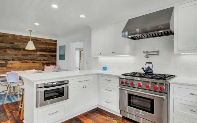 Be a Sullivans Local! 1307 Cove Avenue by Avantstay Pool + Outdoor Living