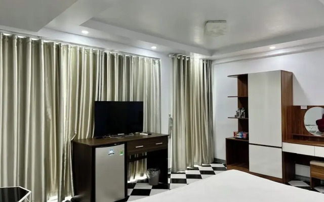 Sen Hotel My Dinh Song Da