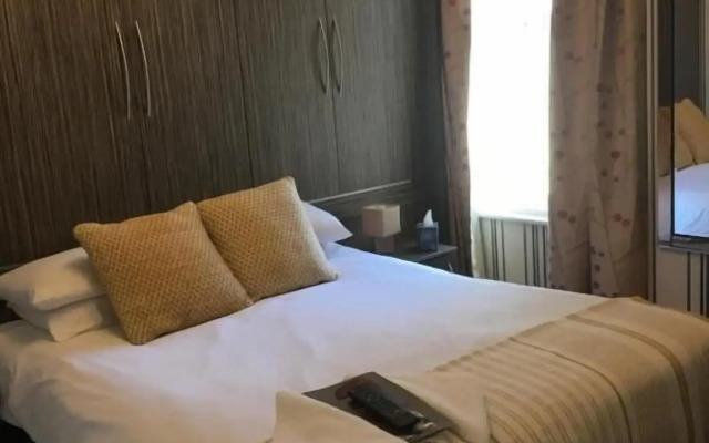 Glenheath Hotel