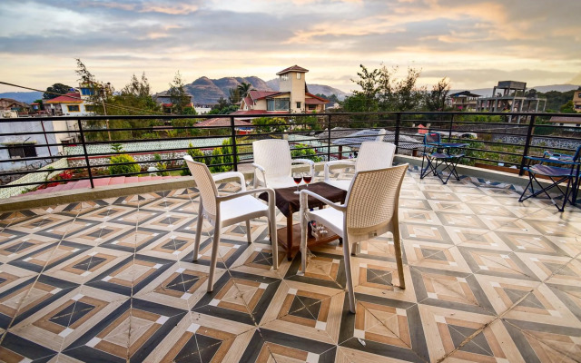 The Majestic Villa by 23 VillaStay - Private Pool & Garden