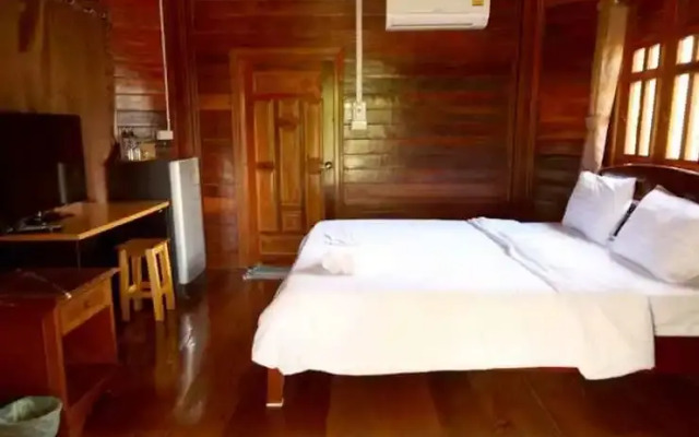 Ban Sakaekrang Resort