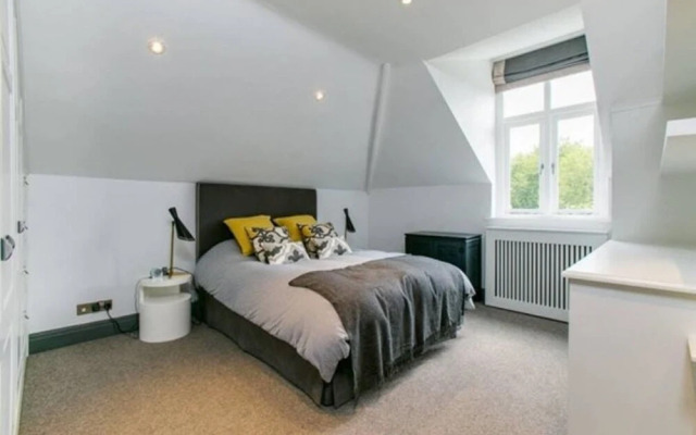 Eson2 - Bolton Gardens Lodge