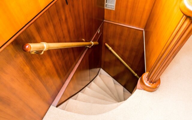 Salt Dancer Mega Yacht Vacation