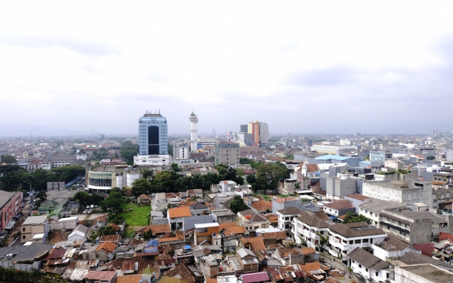 Homey And Cozy 3Br At Braga City Walk Apartment