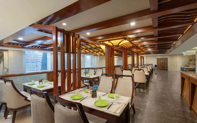 Hawthorn By Wyndham Shangri-La Old Town