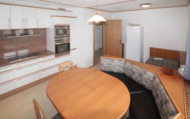 Beautiful Caravan in Gosau With 6 Bedrooms and Wifi