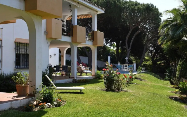 Superb Villa in Elviria With Swimming Pool