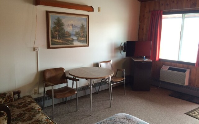 Pembina River Inn