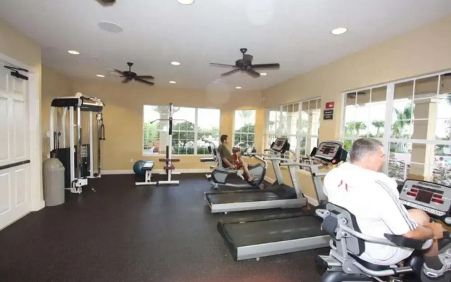 Vista Cay Apartments