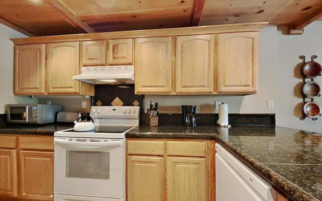 Beautifully Remodeled 2 Bed 2 Bath Condo with Mountain View! Great Location, Close to Slopes! (Unit 302 at 1849) by RedAwning