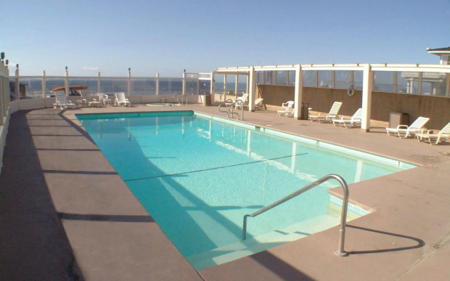 Edgewater Inn And Suites