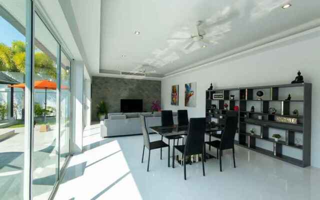 Kamala Contemporary 3 Bedrooms Pool Villa