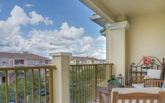 Penthouse Utopia 3 Bedroom Condo by RedAwning