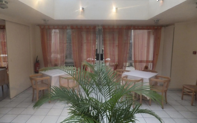 Hôtel Le Village