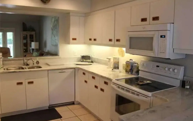 St James Park Three-bedroom Apartment 2-C