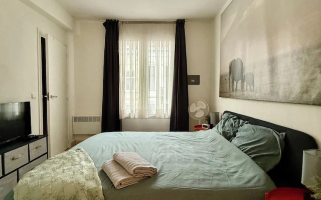 Peaceful 2 minutes European Parliament