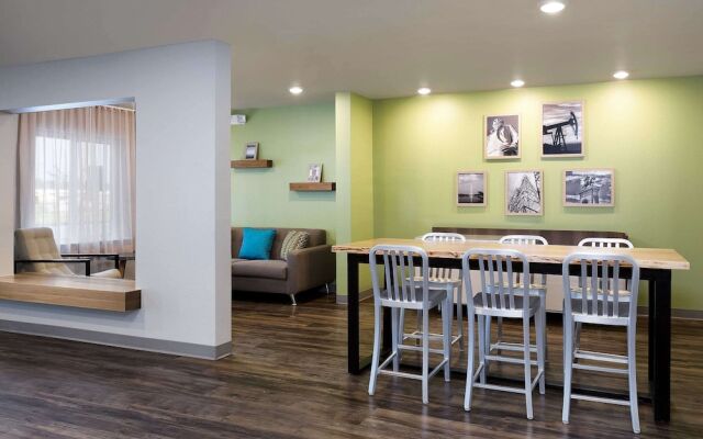 WoodSpring Suites Signature Houston IAH Airport
