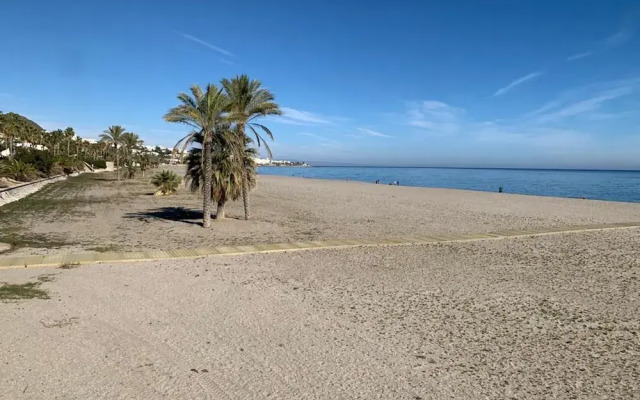 Fabulous Front Line 3-bedroom Apartment in Mojacar