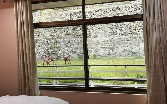 Hotel Mountain Lagoon
