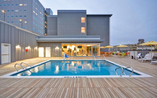 Home2 Suites by Hilton Dallas Downtown at Baylor Scott & White