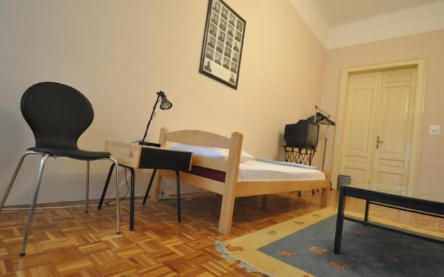 Nikola's Guesthouse