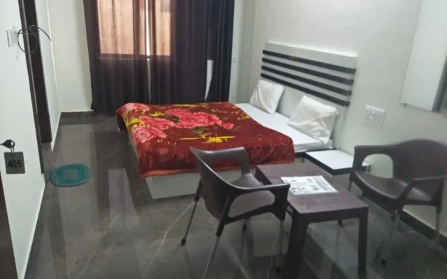 Goroomgo Shiva Palace Haridwar