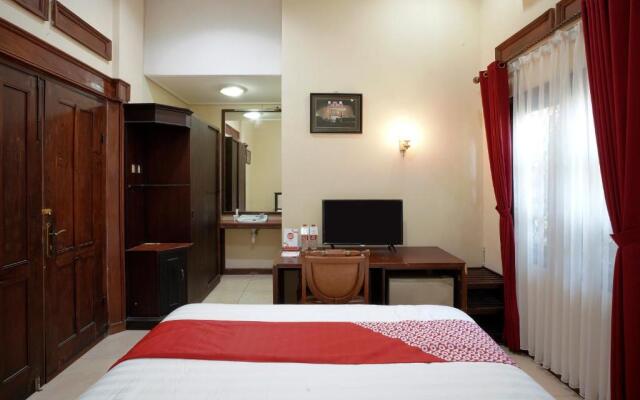 OYO 804 Ndalem Maharani Guest House