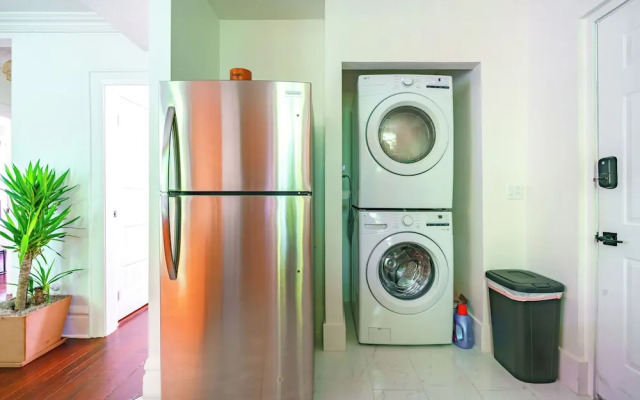 Jungle House Boutique Suites – Short North & Convention Center