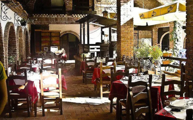 Hotel Restaurant Butjina E Gjelit