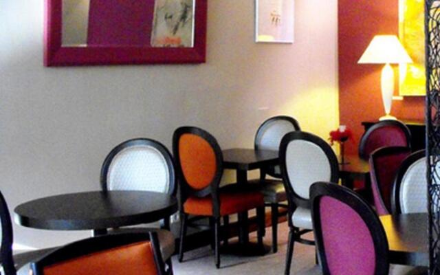 Logis Hôtel les Capucins