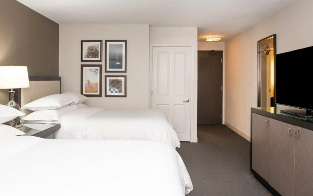 Sheraton Minneapolis West Hotel