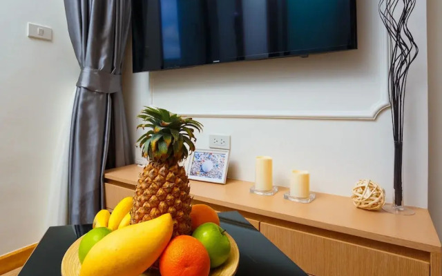 Aristo 2 Beach Front - by Holy Cow 712