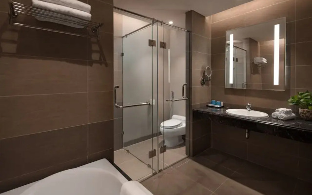 Brand New 2bdr Suite Rooftop Pool