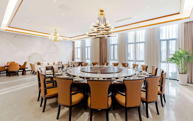 Howard Johnson Lakeview Hotel Huaibei